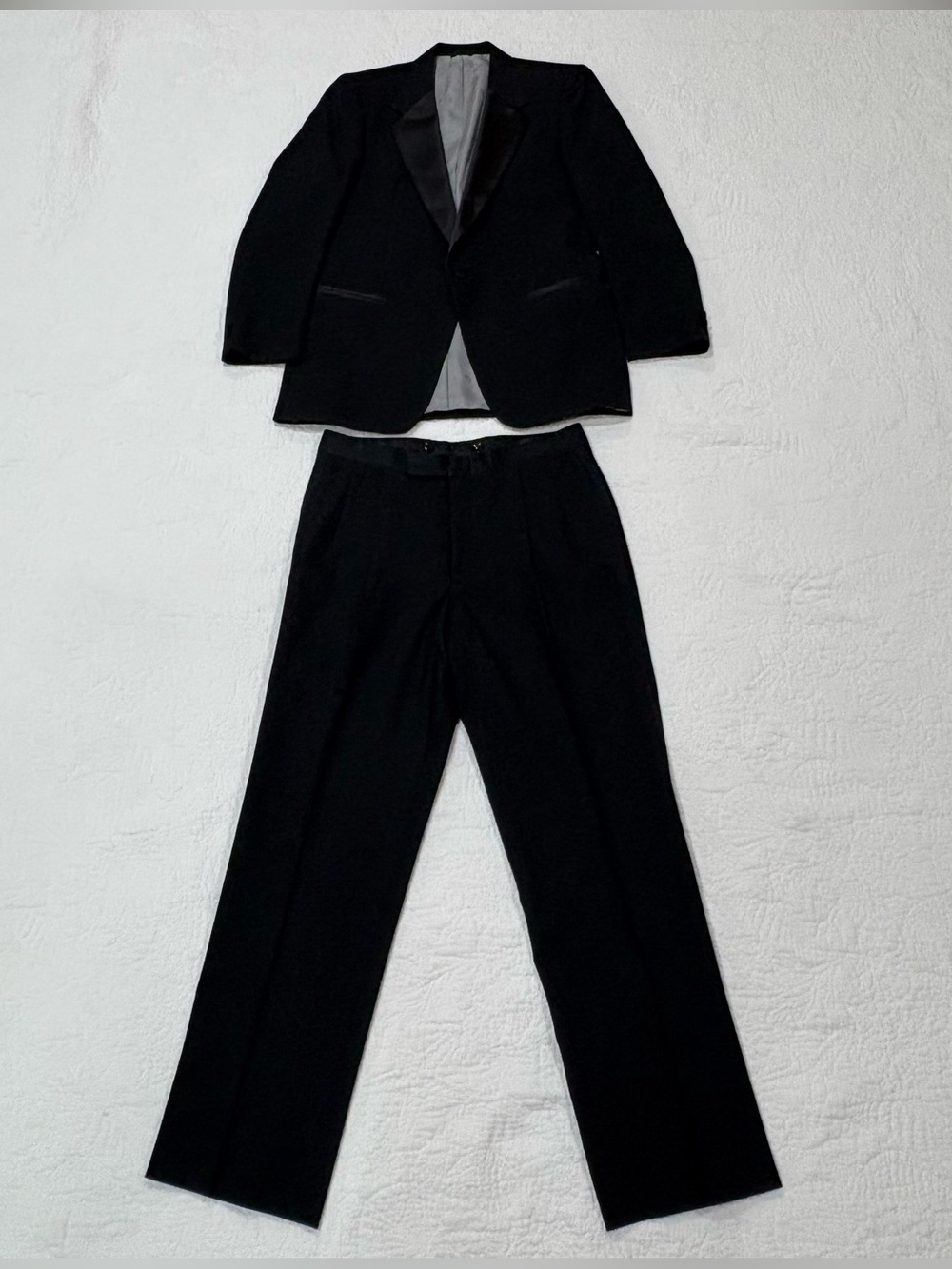 Vintage Christian Dior Monsieur 2Pc Suit  Solid Black Peak Satin Lapes Size 40L